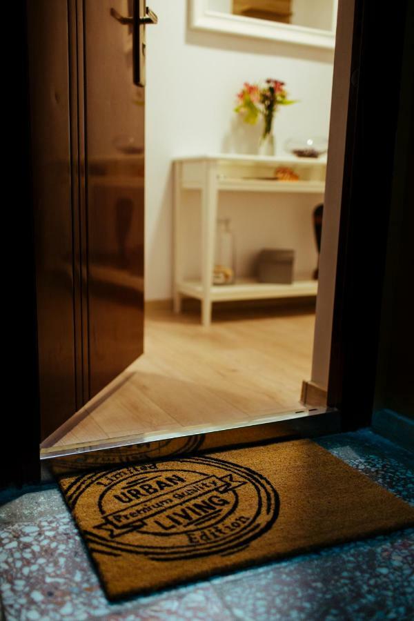 Urban Living Apartment 蒂米什瓦拉 外观 照片